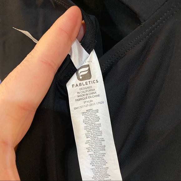 Fabletics Mina Criss-cross Rash guard size XS - Picture 6 of 10